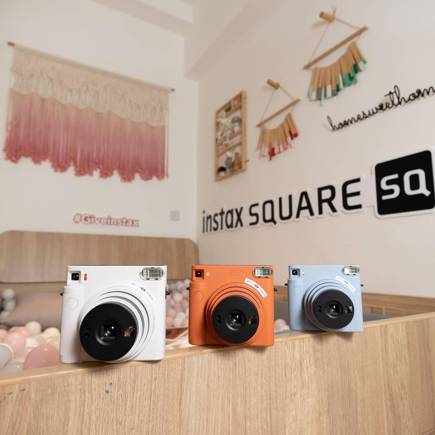 送給男朋友/女朋友的聖誕禮物推薦|#4 FUJIFILM instax SQUARE SQ1 HK$980(按此購買)想準備禮物送給喜歡拍照的朋友,就可以考慮一下這部FUJIFILM全新推出的即